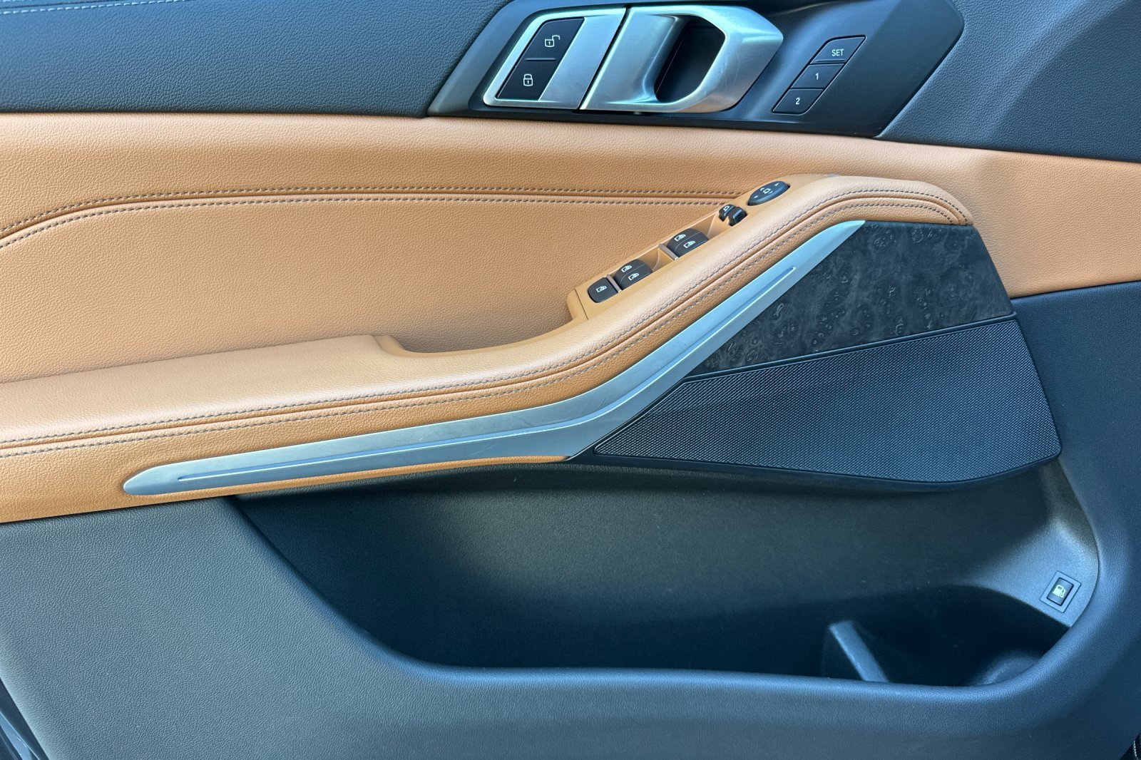 Used 2022 BMW X5 xDrive45e w/ M Sport Package image 12