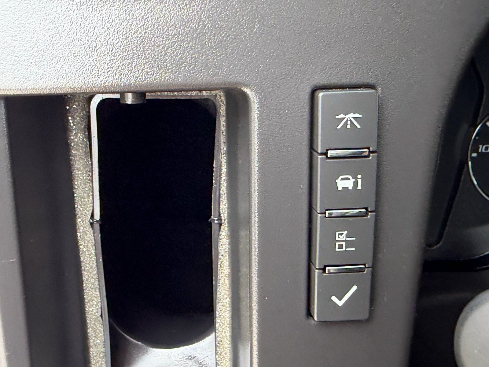 Used 2025 Chevrolet Express 3500 LT w/ LT Preferred Equipment Group RWD image 29
