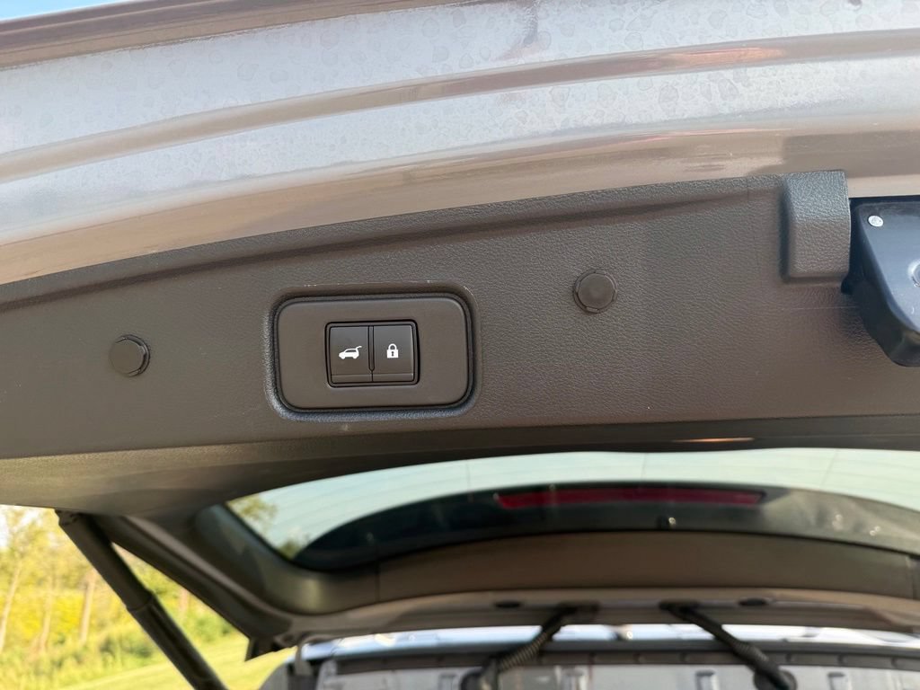 Used 2025 Nissan Pathfinder Platinum w/ Cargo Package AWD/4WD image 8
