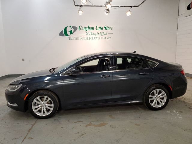 Used 2017 Chrysler 200 Limited Platinum w/ Comfort & Convenience Group image 3
