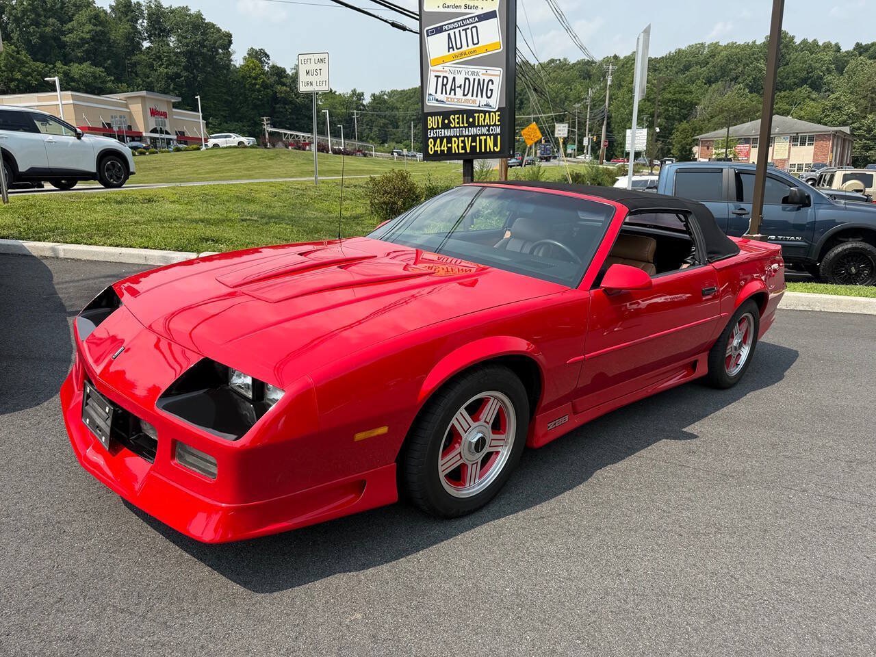 Used 1991 Chevrolet Camaro Z28 RWD image 3