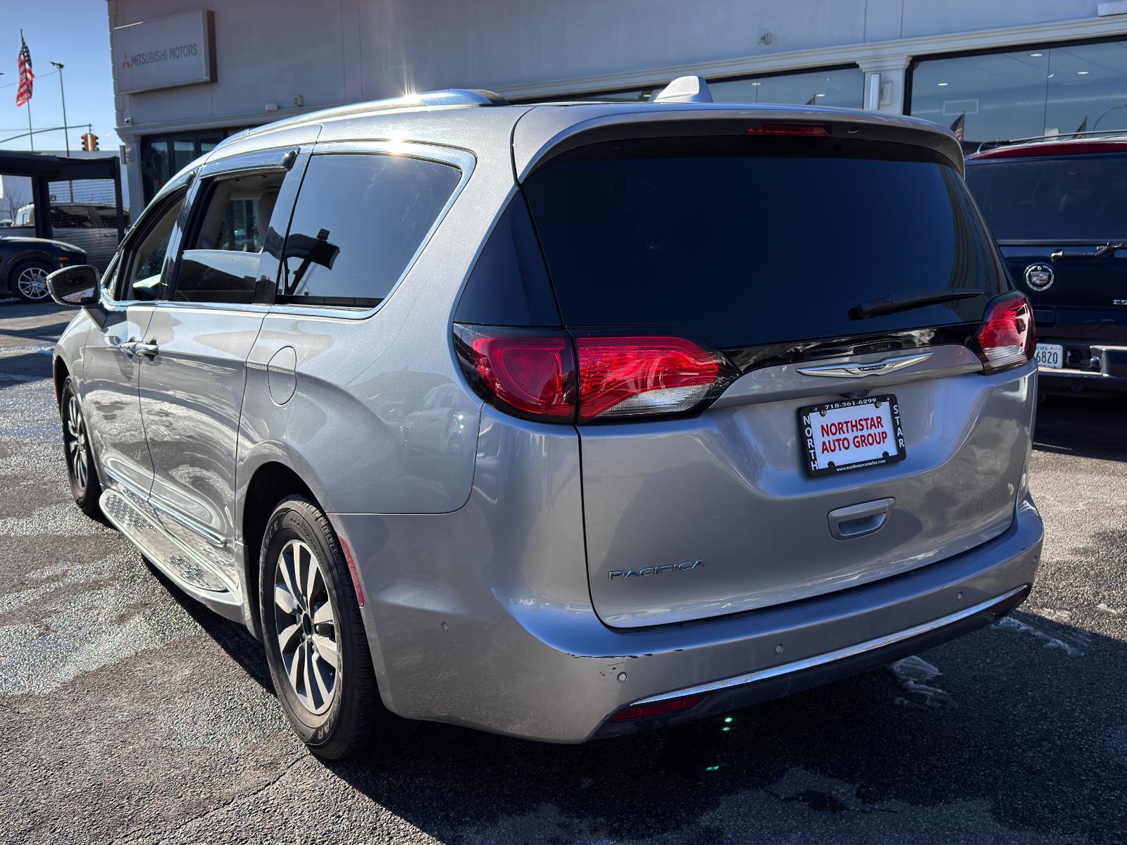 Used 2020 Chrysler Pacifica Touring-L Plus image 6