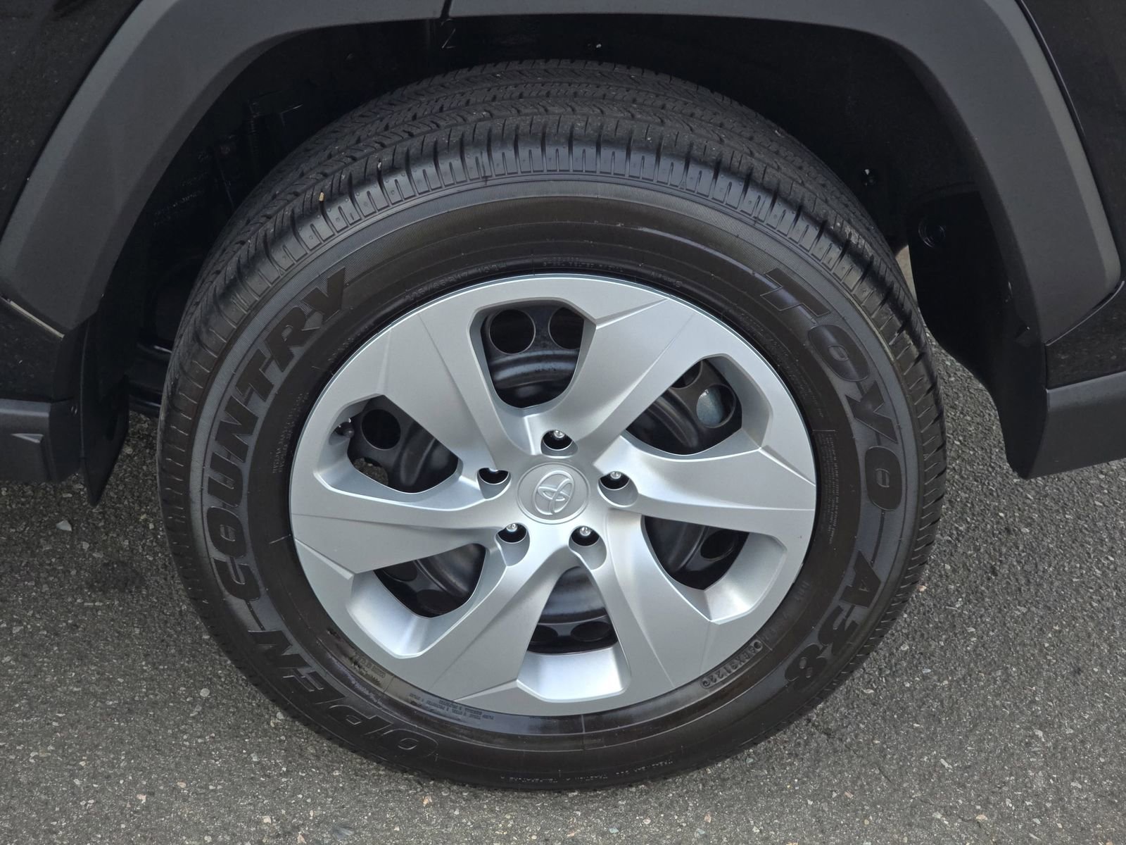 Used 2022 Toyota RAV4 LE image 39