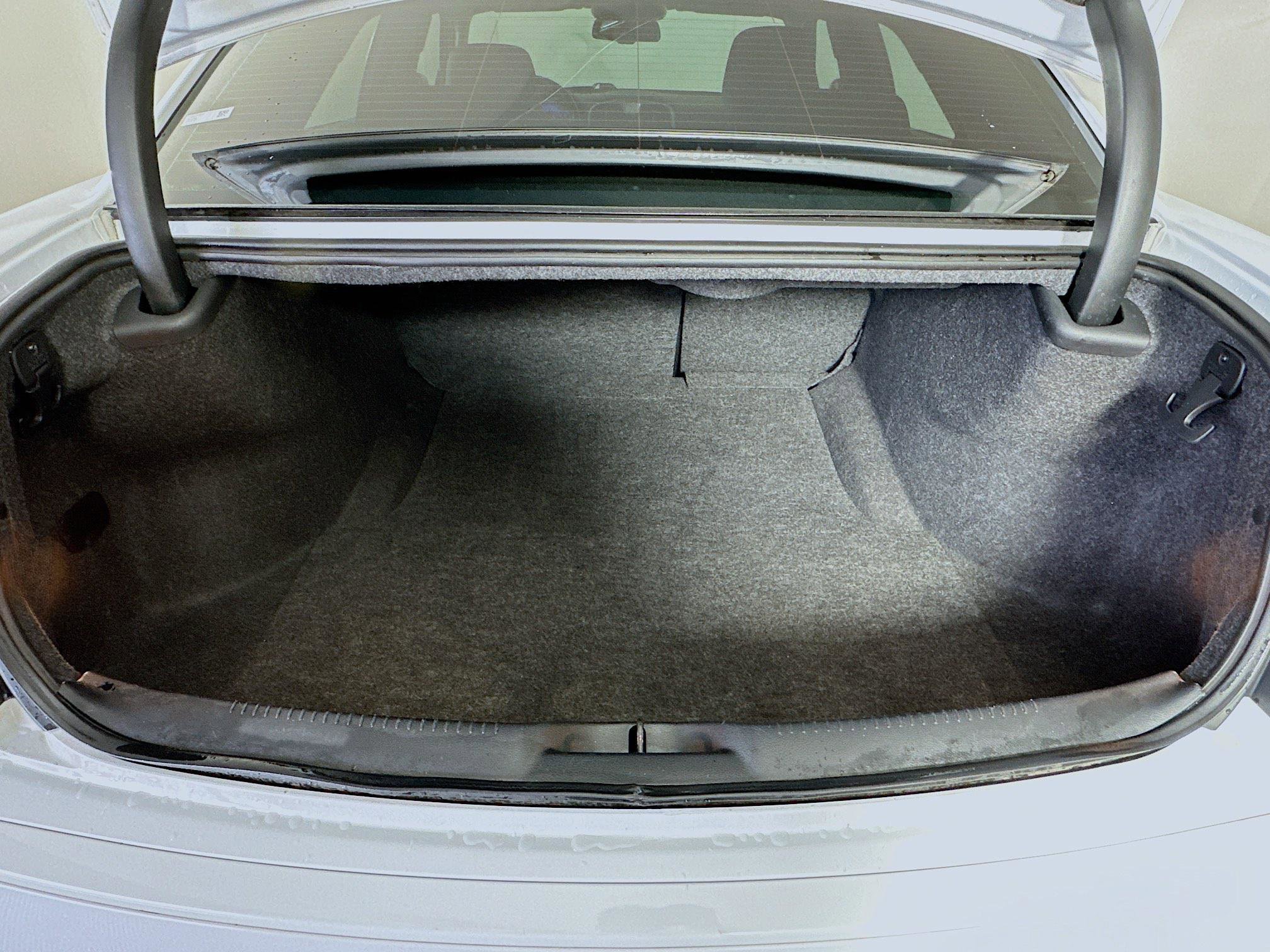 Used 2022 Chrysler 300 Touring w/ Sport Appearance Package image 26