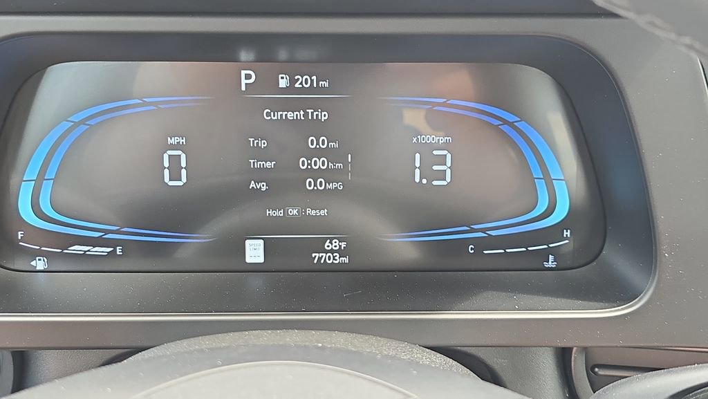 Certified 2025 Hyundai Elantra Sport FWD image 18