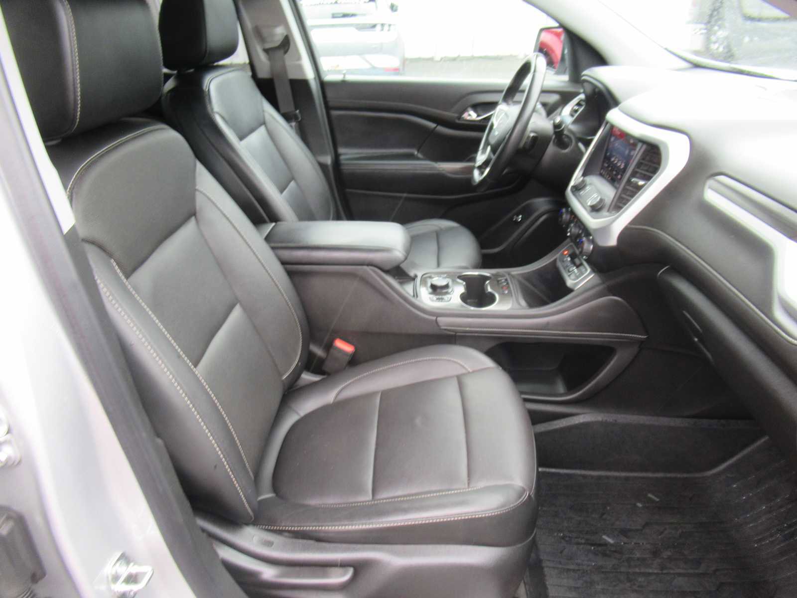 Used 2018 GMC Acadia SLE FWD image 14