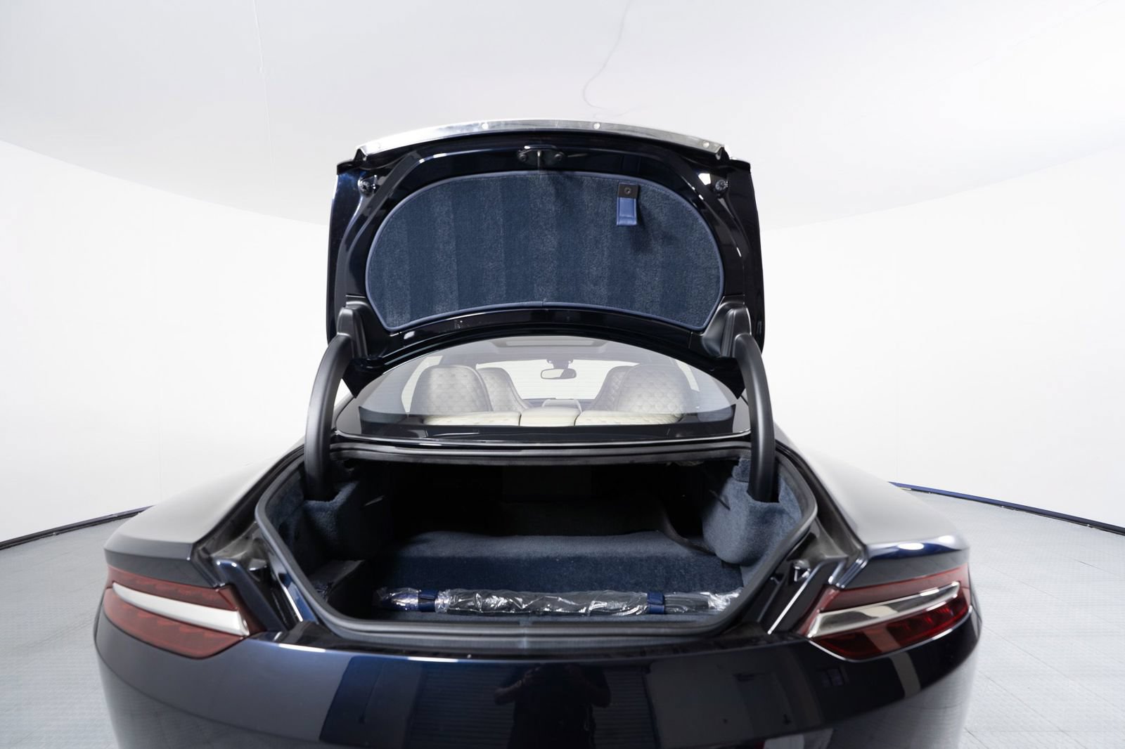 Used 2018 Aston Martin Lagonda RWD image 11
