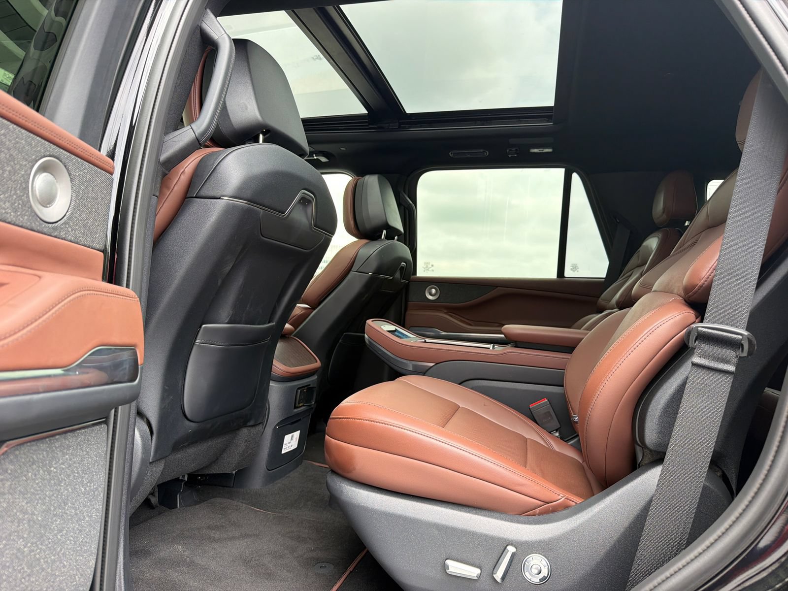 Used 2026 Lincoln Navigator Reserve AWD/4WD image 21