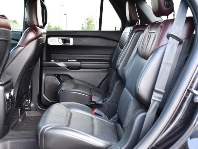 Used 2020 Ford Explorer Platinum w/ Premium Technology Package AWD/4WD image 19