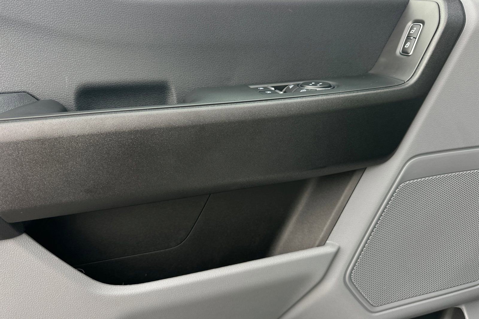 New 2026 Ford F250 XL w/ XL Chrome Package image 10