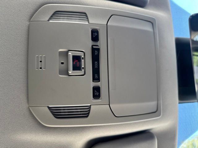 Used 2023 Toyota Highlander LE AWD/4WD image 26