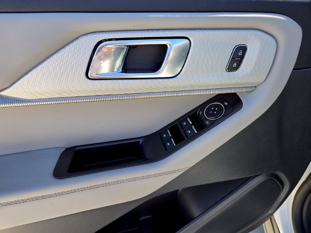 New 2026 Ford Explorer Active w/ Active Comfort Package RWD image 7