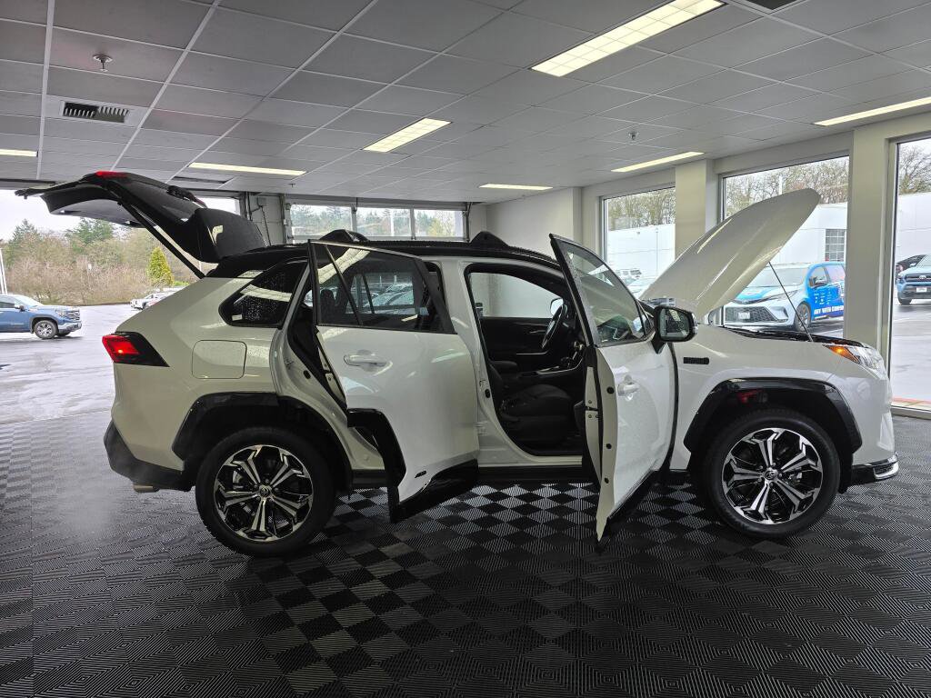 Used 2024 Toyota RAV4 XSE w/ Weather Package image 19