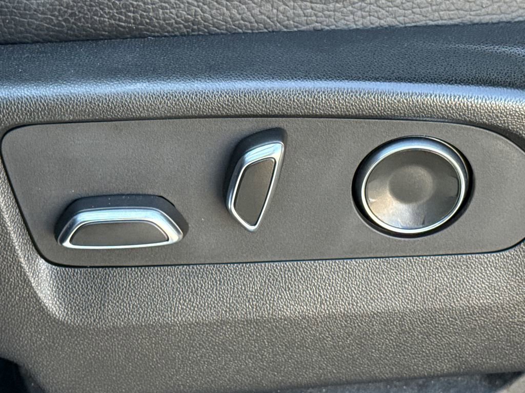 Used 2023 GMC Yukon Denali image 24