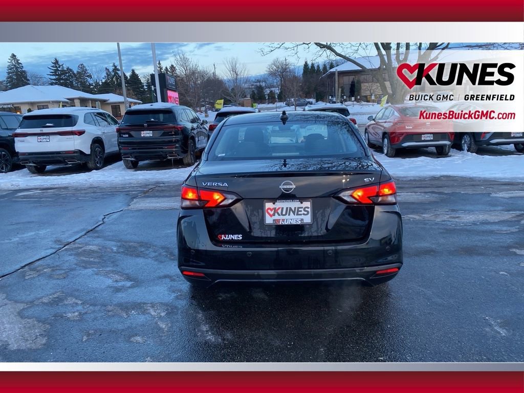 Used 2023 Nissan Versa SV image 6