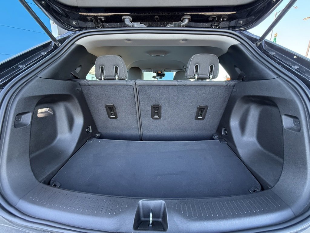 Used 2023 Chevrolet Bolt EUV LT image 11