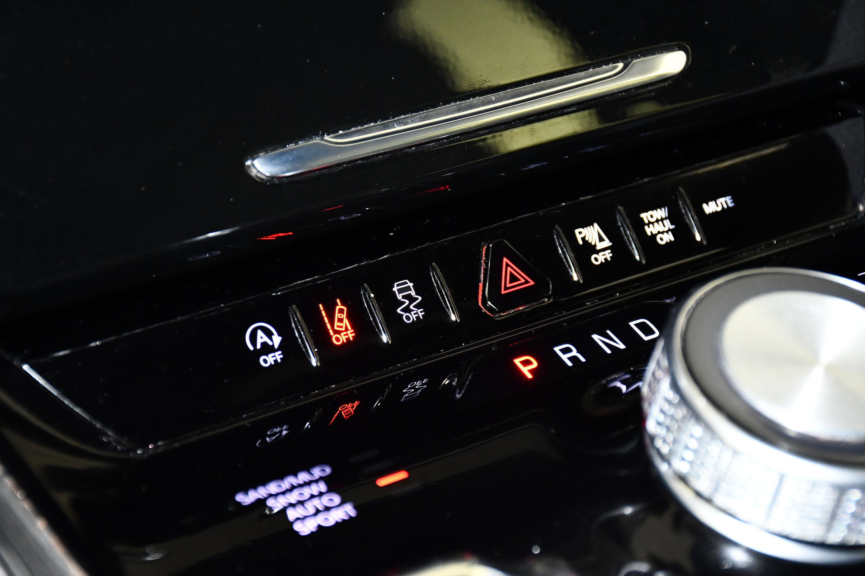 Used 2024 Jeep Wagoneer Series III AWD/4WD image 32