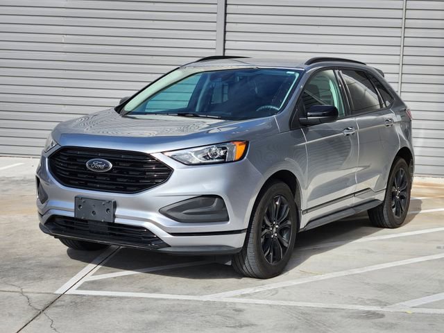 Used 2024 Ford Edge SE w/ Black Appearance Package image 4