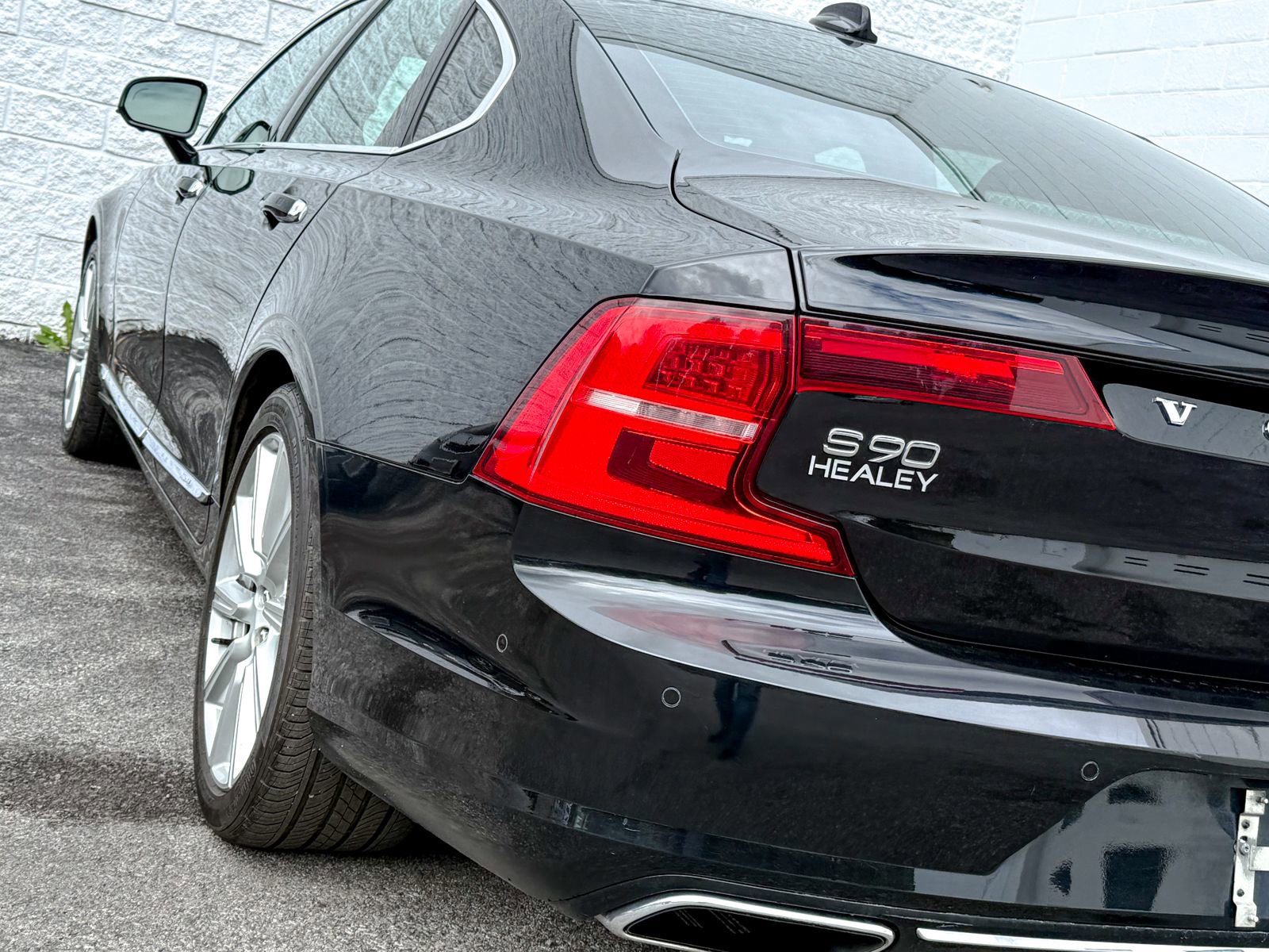 Used 2017 Volvo S90 T6 Inscription w/ Vision Package AWD/4WD image 9