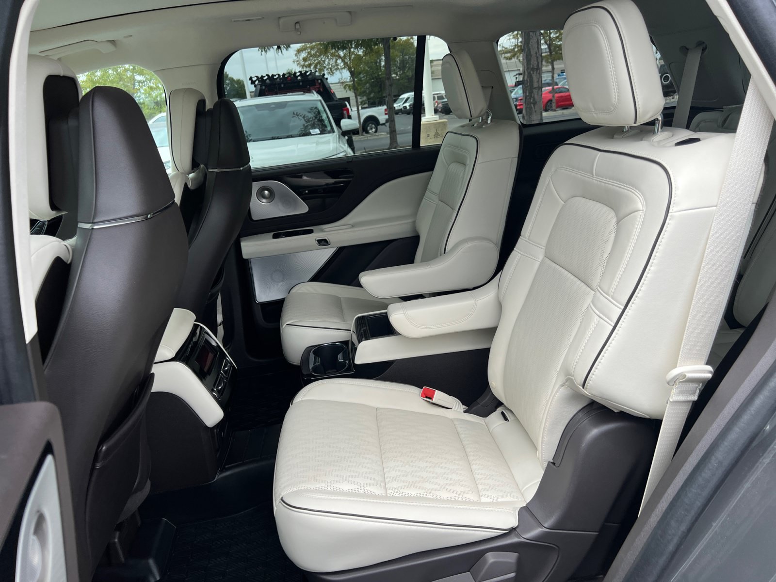 Used 2023 Lincoln Aviator Black Label w/ Dynamic Handling Package AWD/4WD image 25