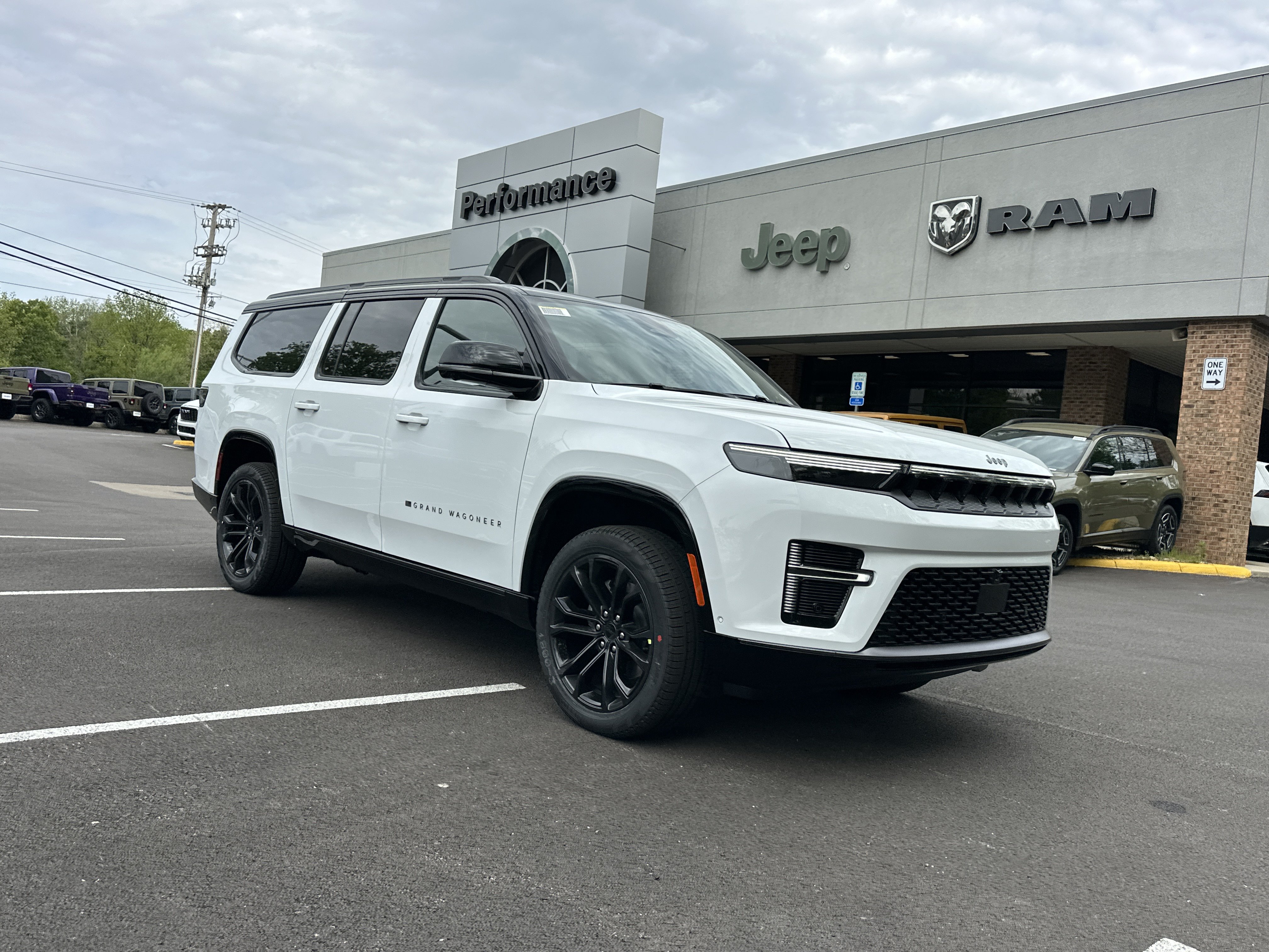 New 2026 Jeep Grand Wagoneer L Summit AWD/4WD image 23