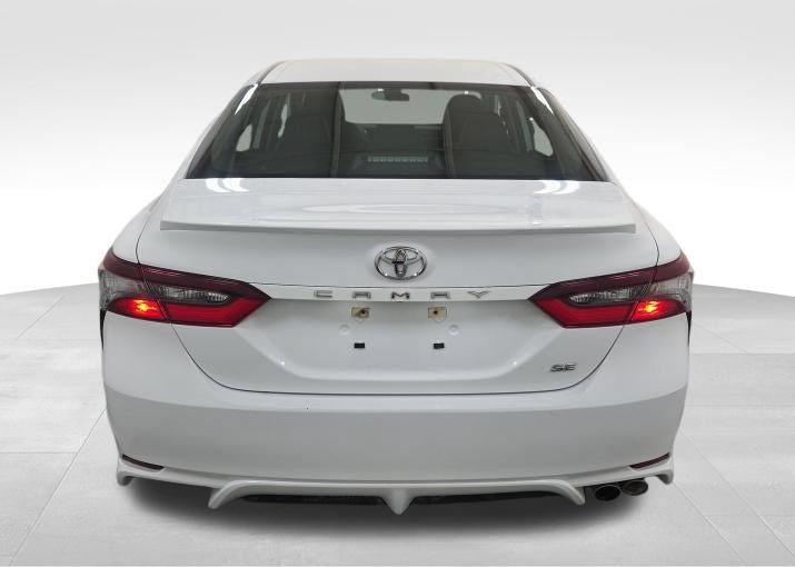 Used 2024 Toyota Camry SE FWD image 6