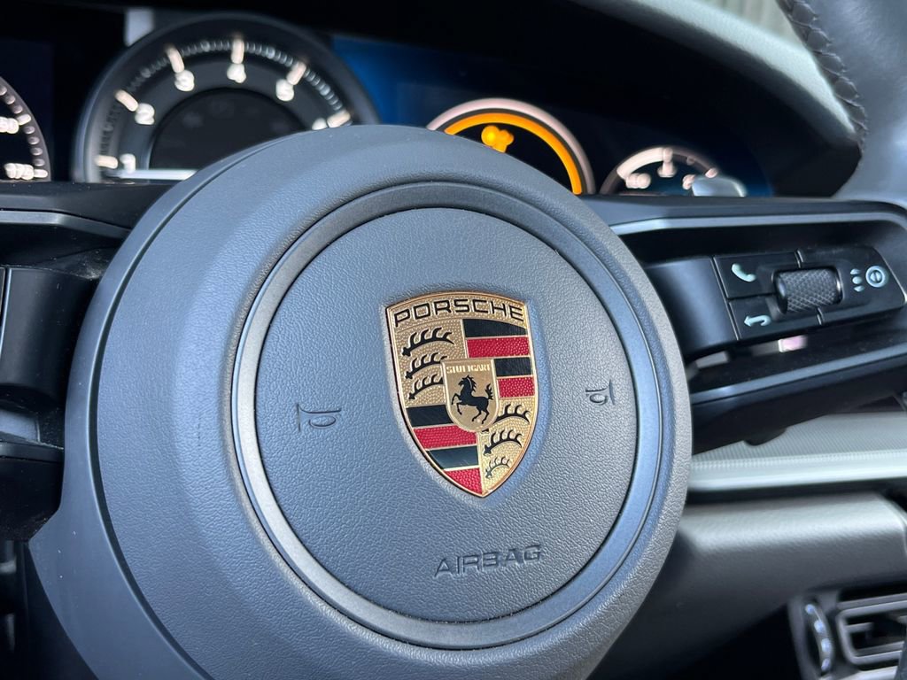 Used 2021 Porsche 911 Carrera image 18