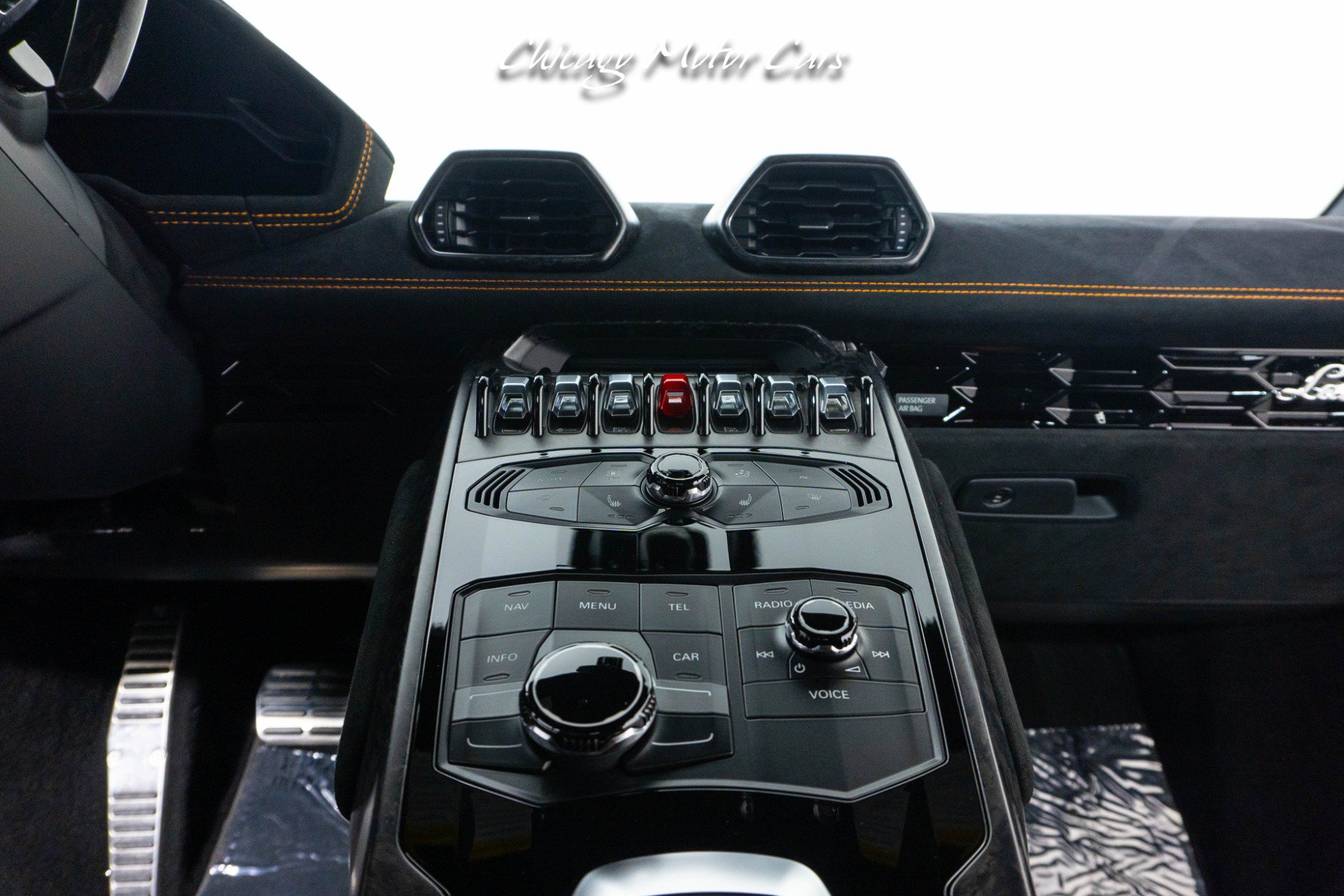 Used 2018 Lamborghini Huracan AWD/4WD image 34