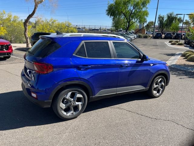 Used 2022 Hyundai Venue SEL image 3