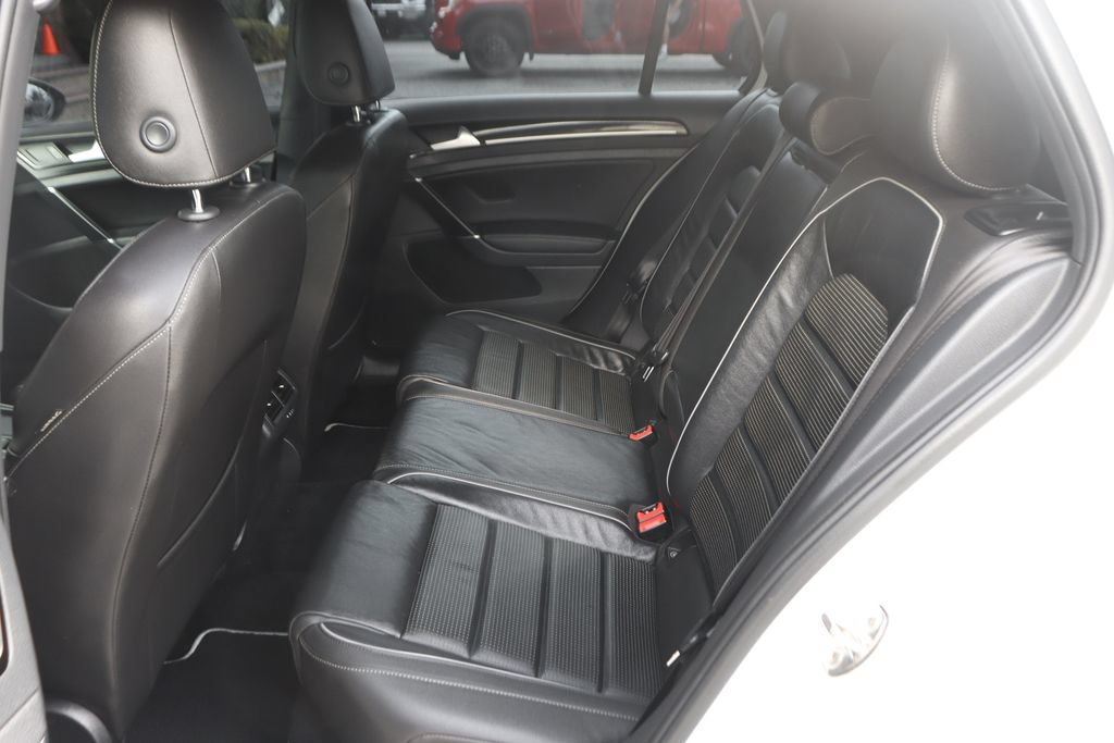 Used 2018 Volkswagen Golf R 4-Door AWD/4WD image 36