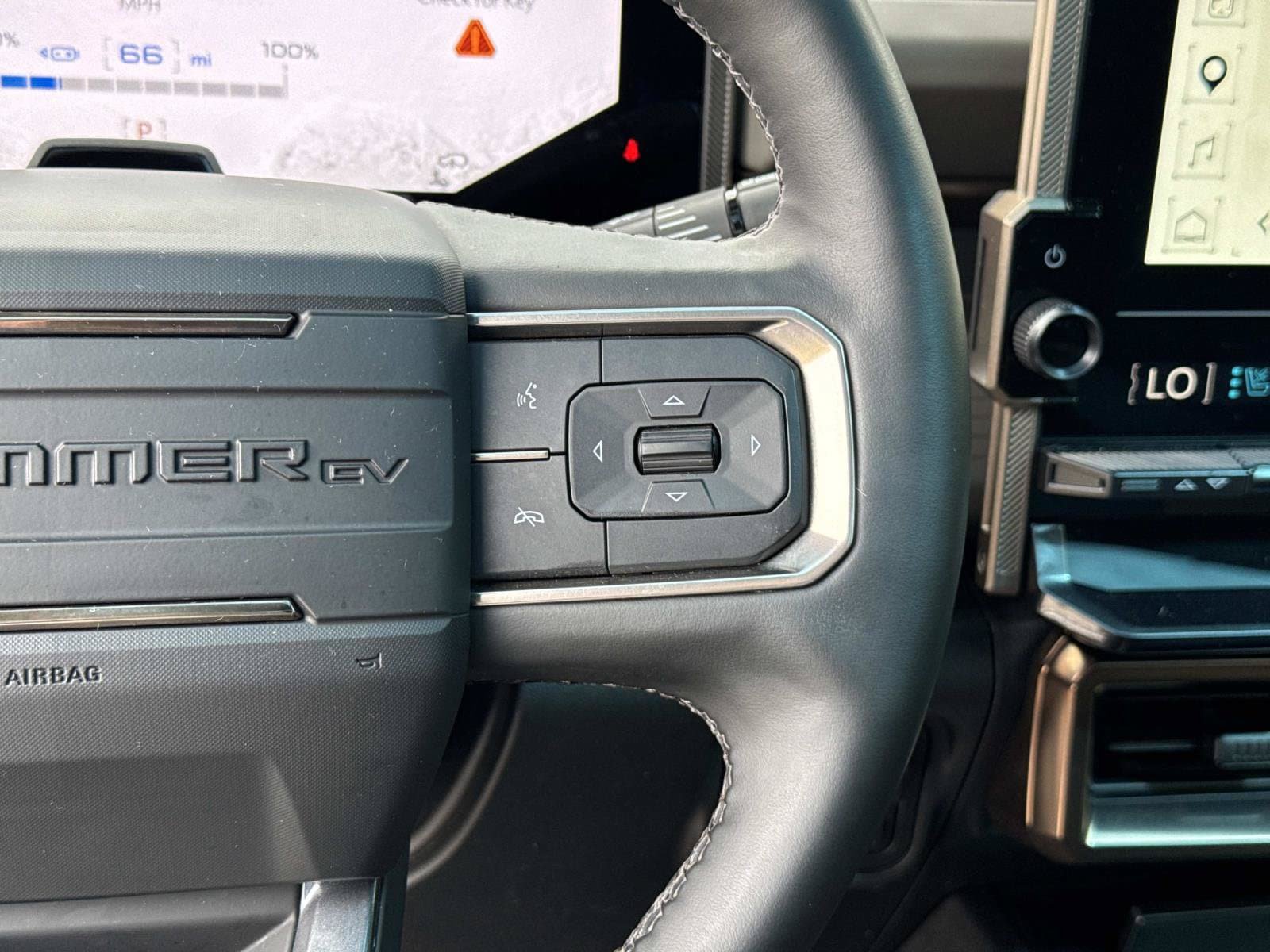 Used 2025 GMC Hummer EV 2X AWD/4WD image 18