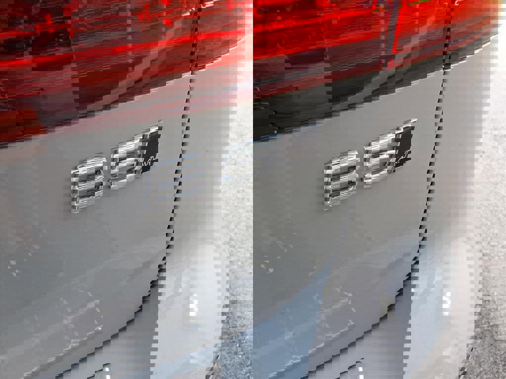 New 2025 Volvo V60 B5 Cross Country Plus w/ Protection Package Premier image 9