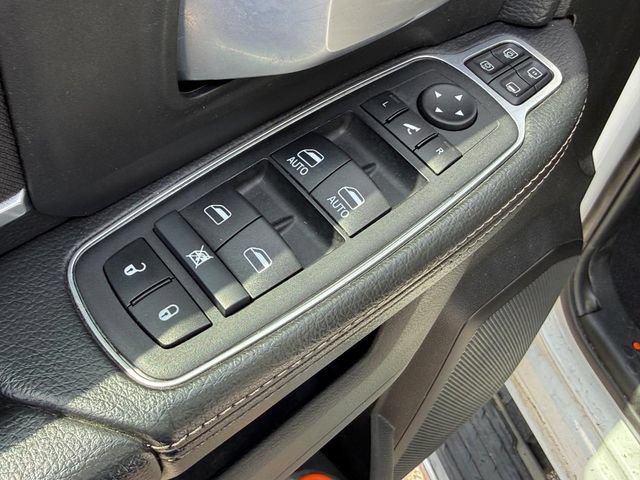 Used 2024 RAM 3500 Big Horn AWD/4WD image 26