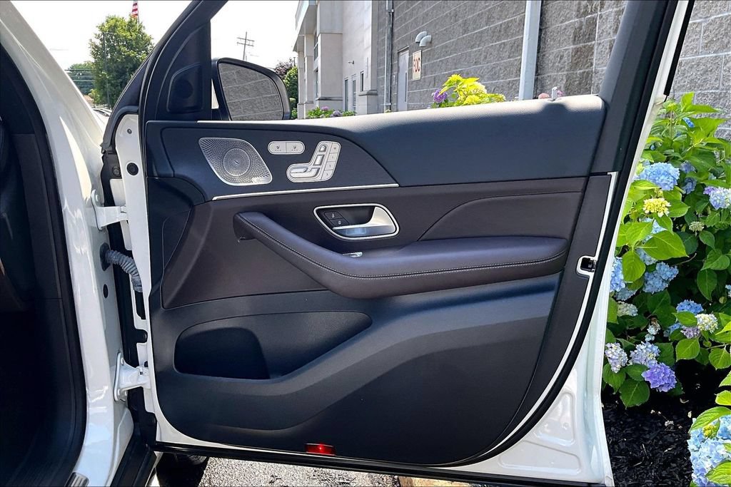 Certified 2023 Mercedes-Benz GLS 450 4MATIC image 19