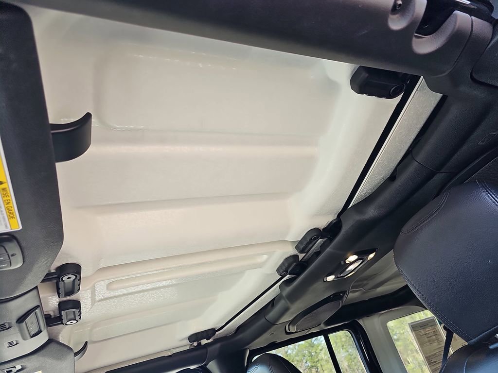 Used 2023 Jeep Wrangler Unlimited Rubicon w/ LED Lighting Group image 33