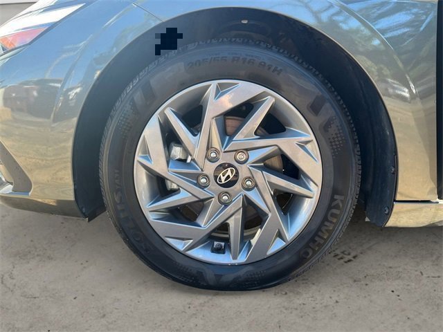 Used 2024 Hyundai Elantra SEL image 15