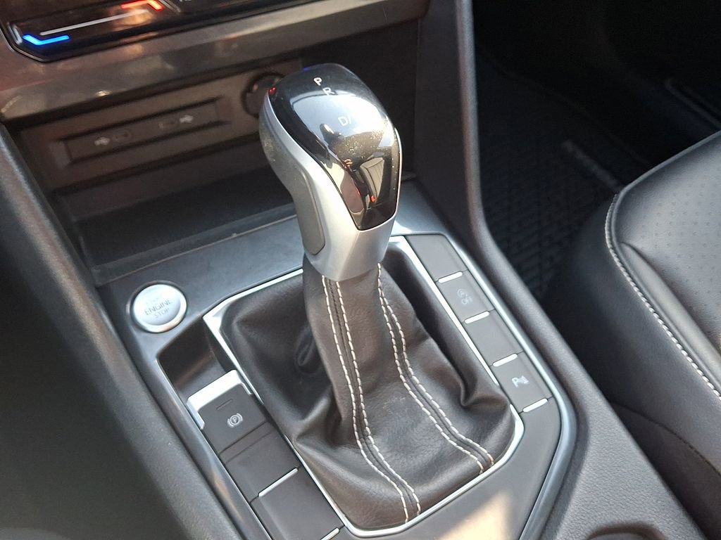 Certified 2023 Volkswagen Tiguan SE R-Line image 15