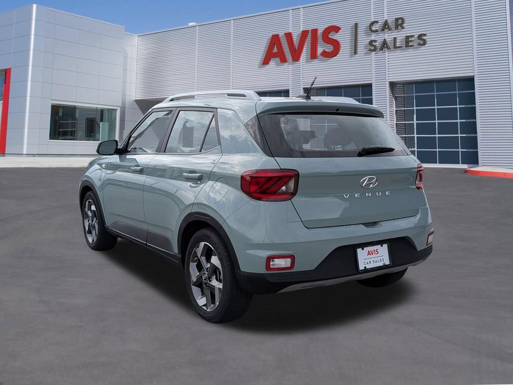 Used 2025 Hyundai Venue SEL FWD image 9