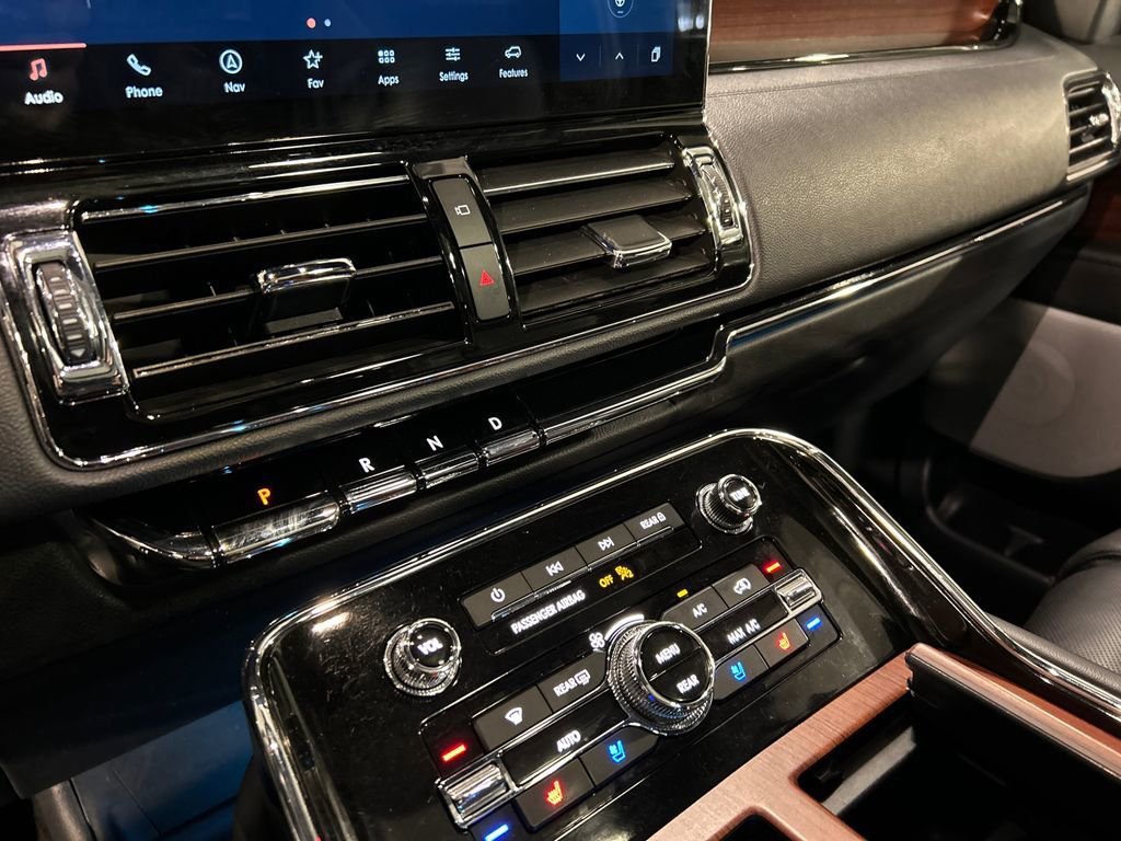 Certified 2023 Lincoln Navigator Reserve image 17
