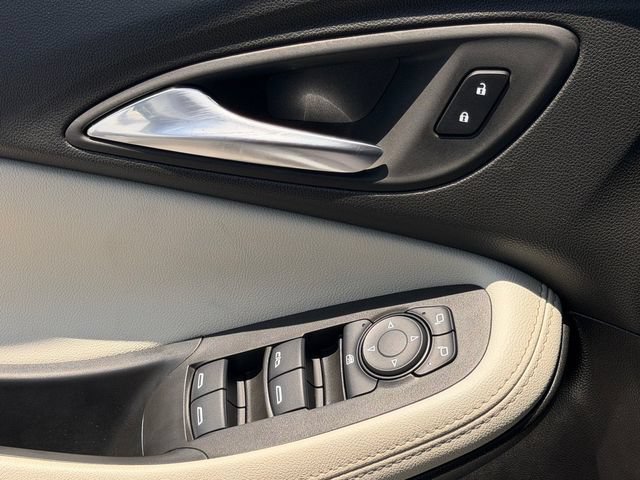 Used 2024 Buick Encore GX Sport Touring FWD image 25