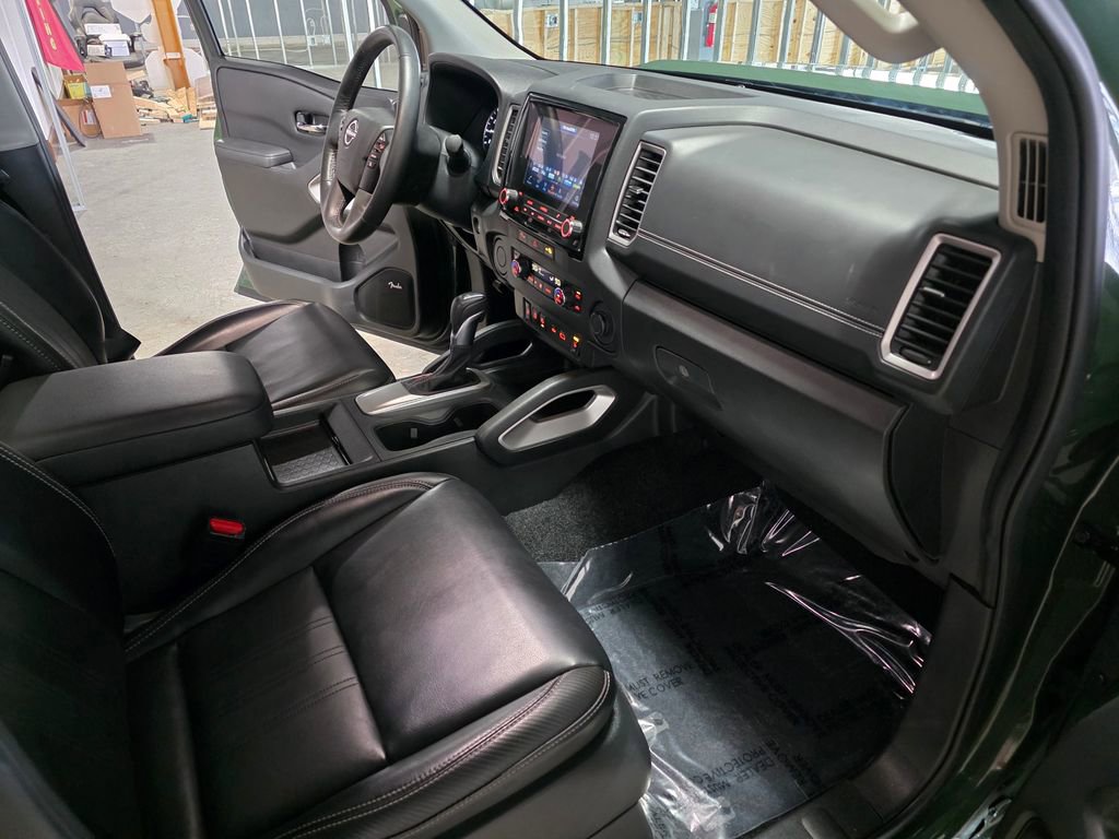 Used 2024 Nissan Frontier SL w/ Technology Package image 19