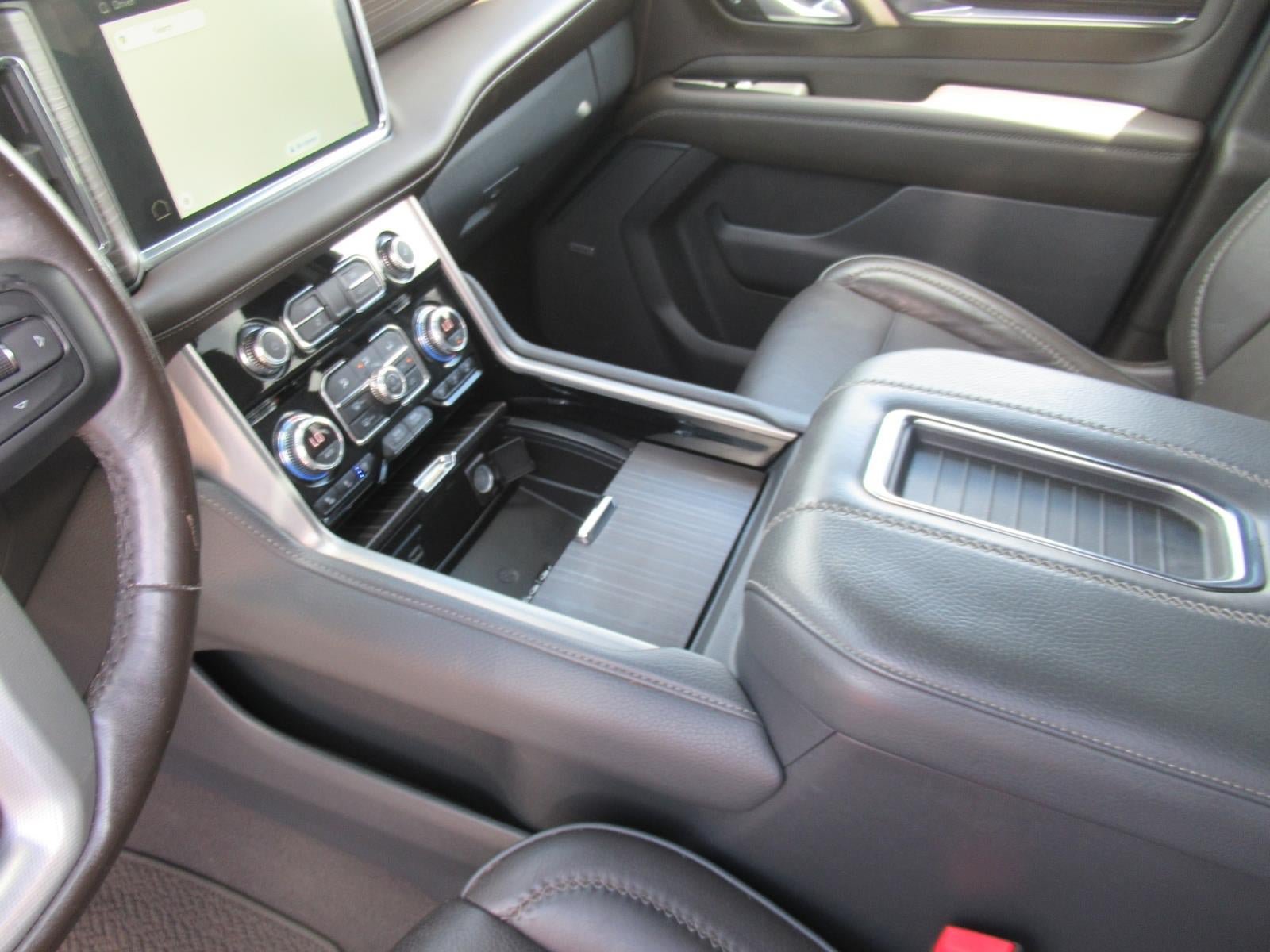 Used 2022 GMC Yukon XL Denali w/ Advanced Technology Package AWD/4WD image 16