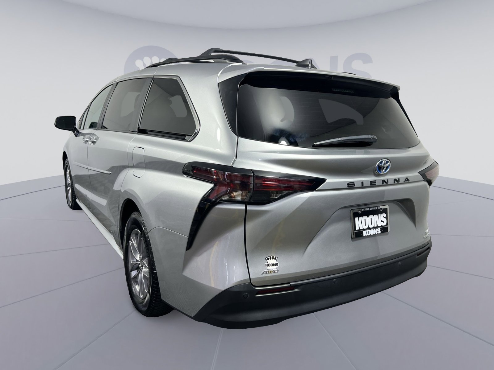 Used 2024 Toyota Sienna XLE image 4