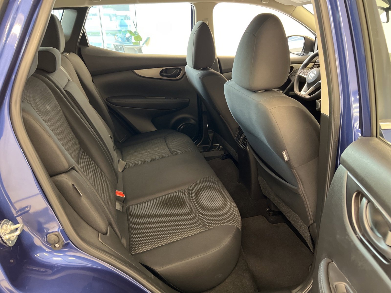 Used 2022 Nissan Rogue Sport S image 38