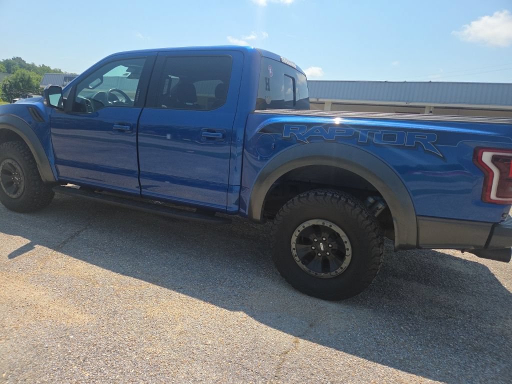 Used 2017 Ford F150 Raptor w/ Equipment Group 802A Luxury AWD/4WD image 7