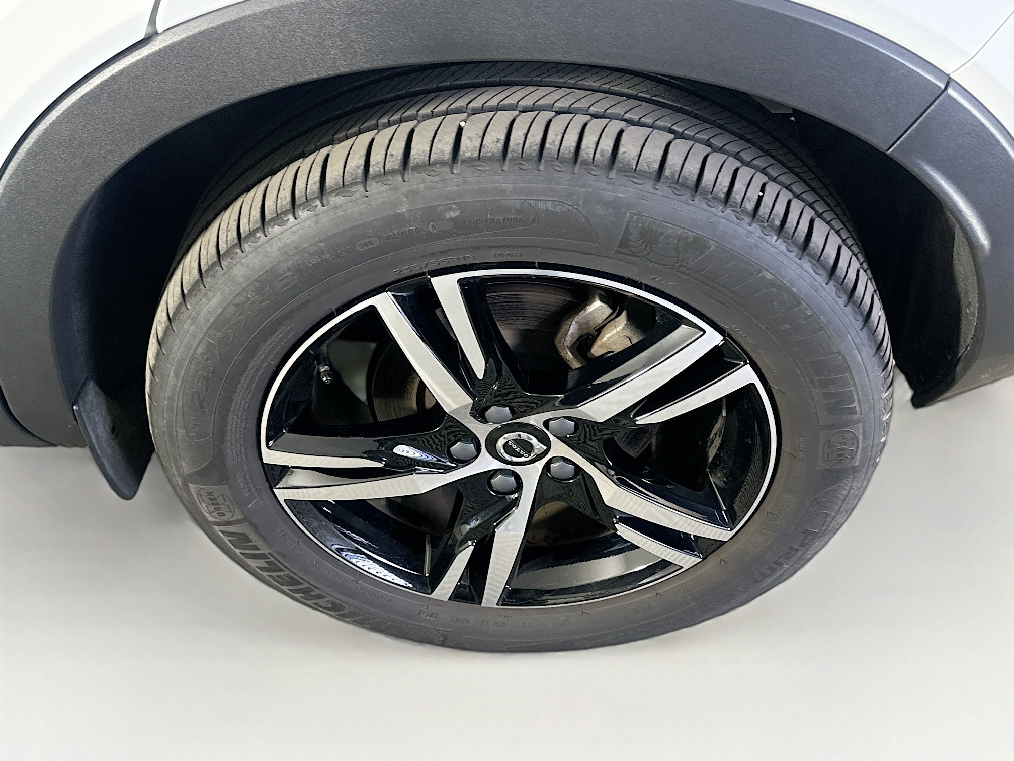 Used 2025 Volvo XC40 B5 Core image 11