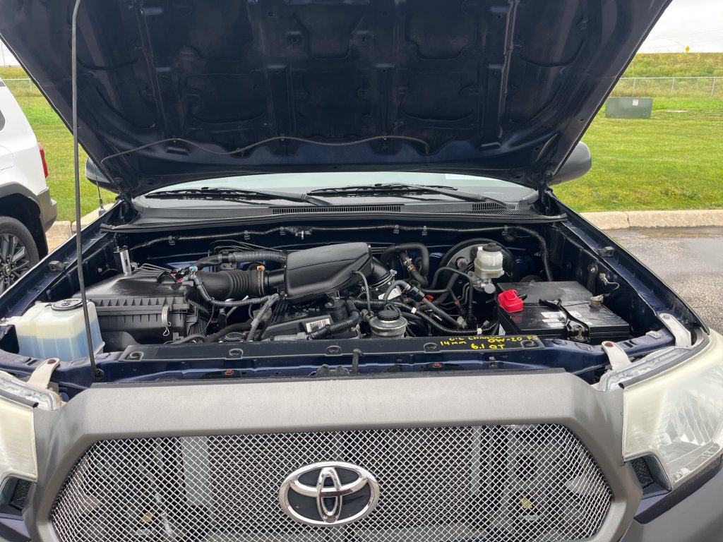 Used 2012 Toyota Tacoma 4x4 Regular Cab image 17