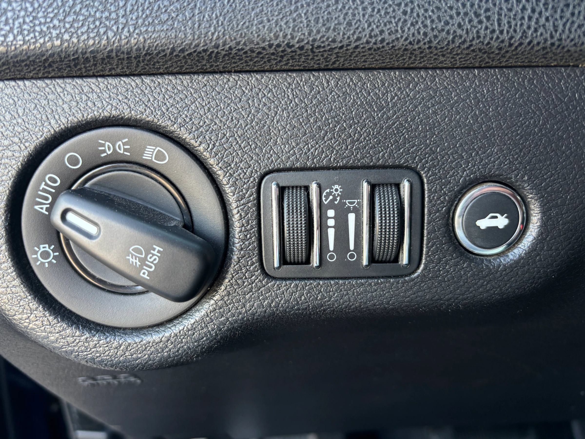 Used 2013 Chrysler 300 S image 8