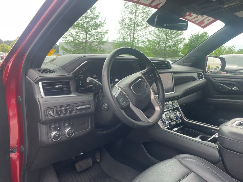 Used 2023 GMC Yukon XL Denali w/ LPO, Floor Liner Package AWD/4WD image 10