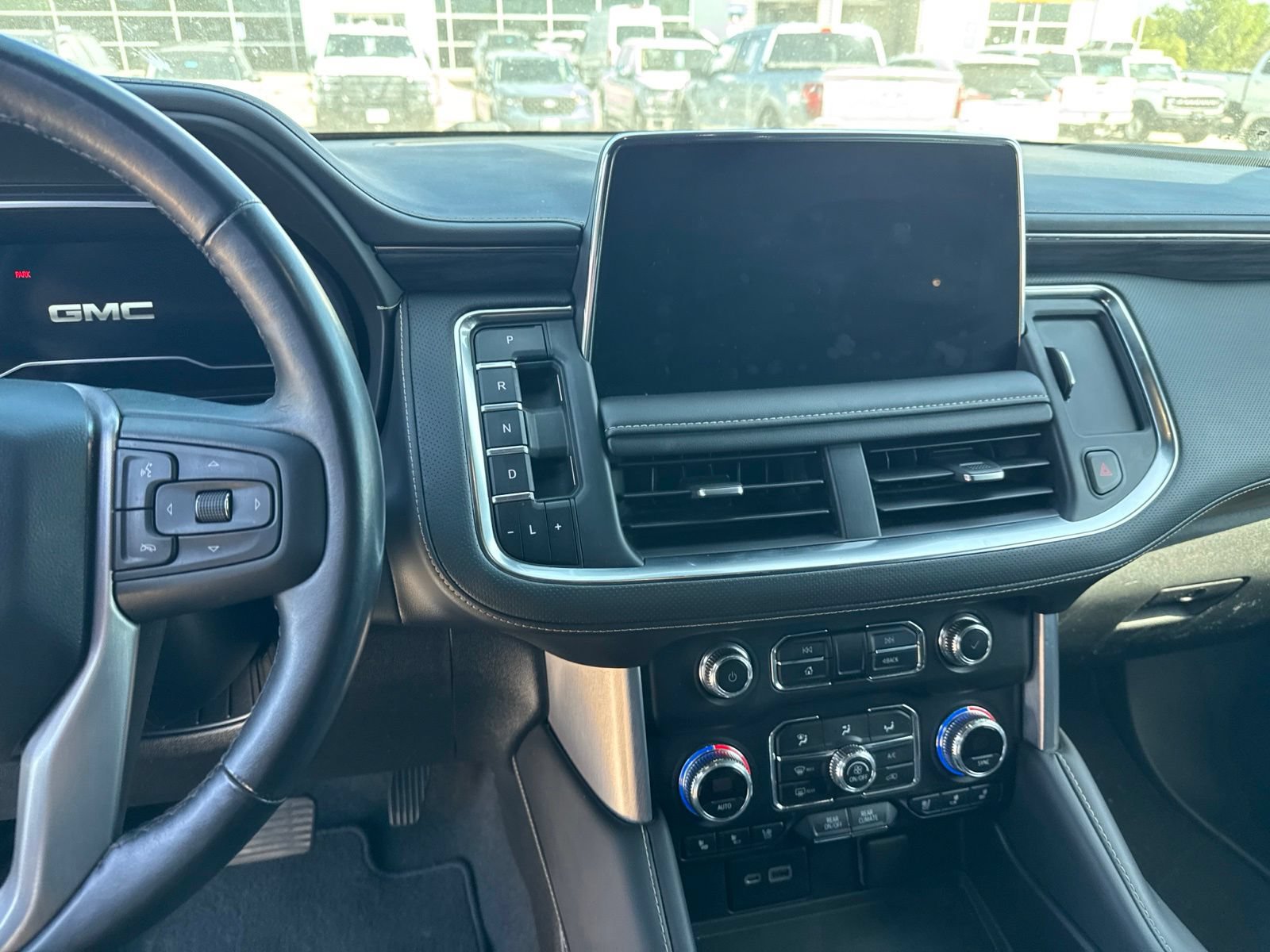 Used 2022 GMC Yukon XL SLT w/ SLT Luxury Package AWD/4WD image 12